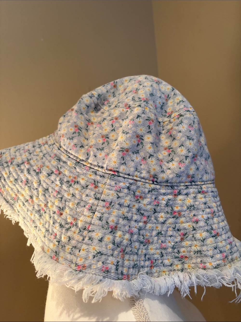 NATURAL LIFE Cream Tweed Floral Accent Bucket Hat - Picture 2 of 4